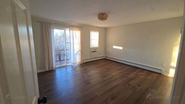 Building Photo - 62 Constitution Dr