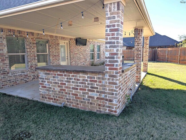 Building Photo - 2916 S Shepherds Glen