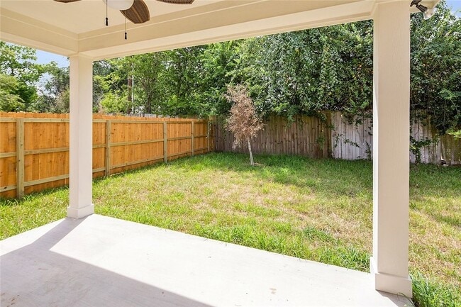 Building Photo - 1412 Holleman Dr
