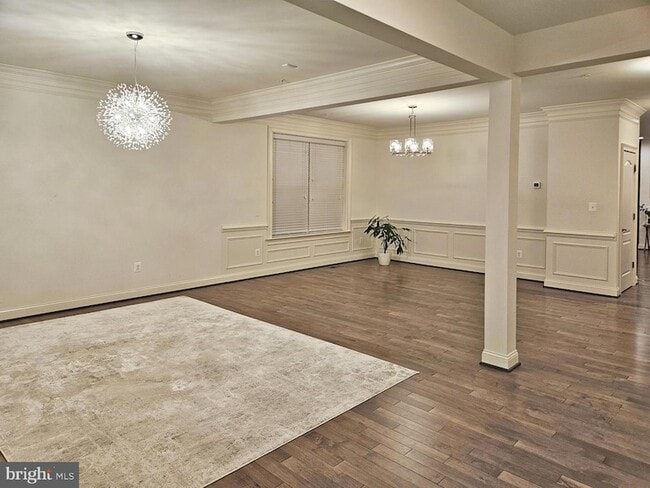 Building Photo - 3332 Burton Dr