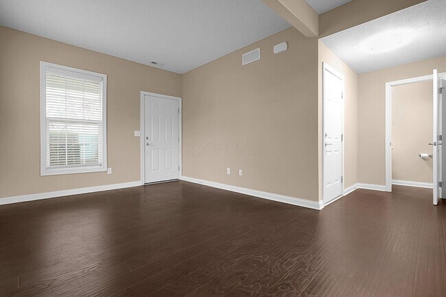 Building Photo - 5527 Albany Terrace Way