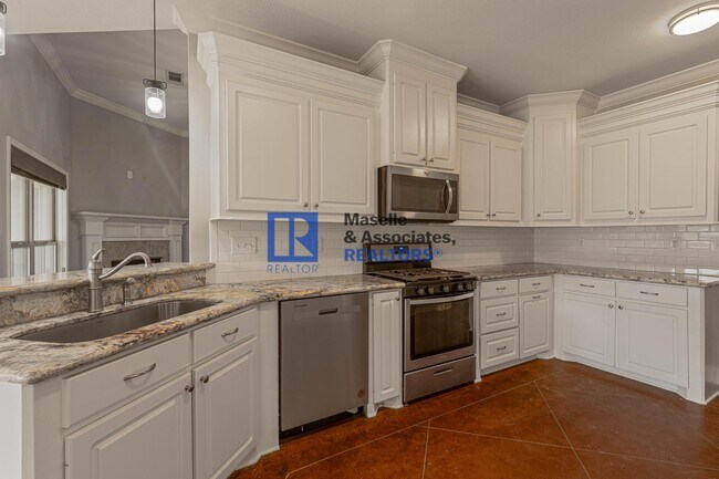 Building Photo - 3 Bed/2 Bath Home in Providence