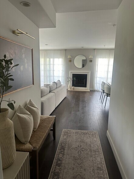 Building Photo - 1817 Selby Ave