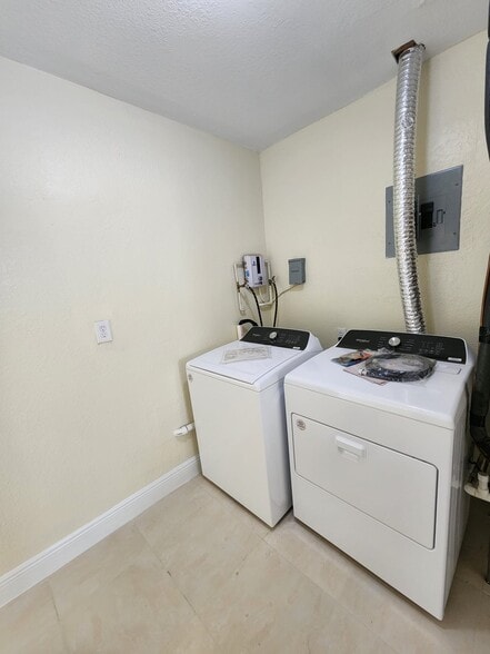 Building Photo - 340 NW 4th Ave