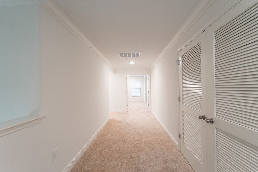 Upstairs hallway - 2882 Saint Barts Sq