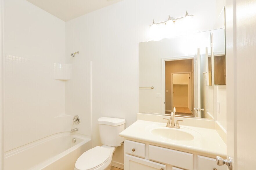 Building Photo - 4887 S 245th Ln