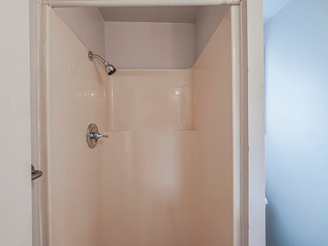 Building Photo - 1440 4th Ct