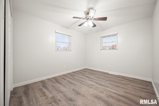 Building Photo - 6822 N Kimberly Dr