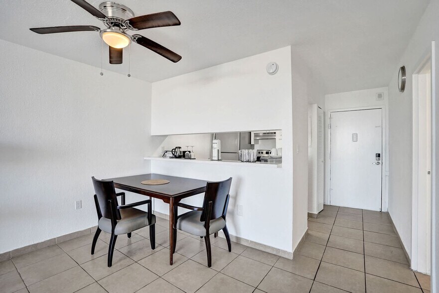 Building Photo - 777 NW 155th Ln