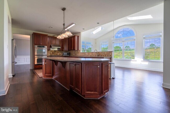 Building Photo - 576 Championship Dr