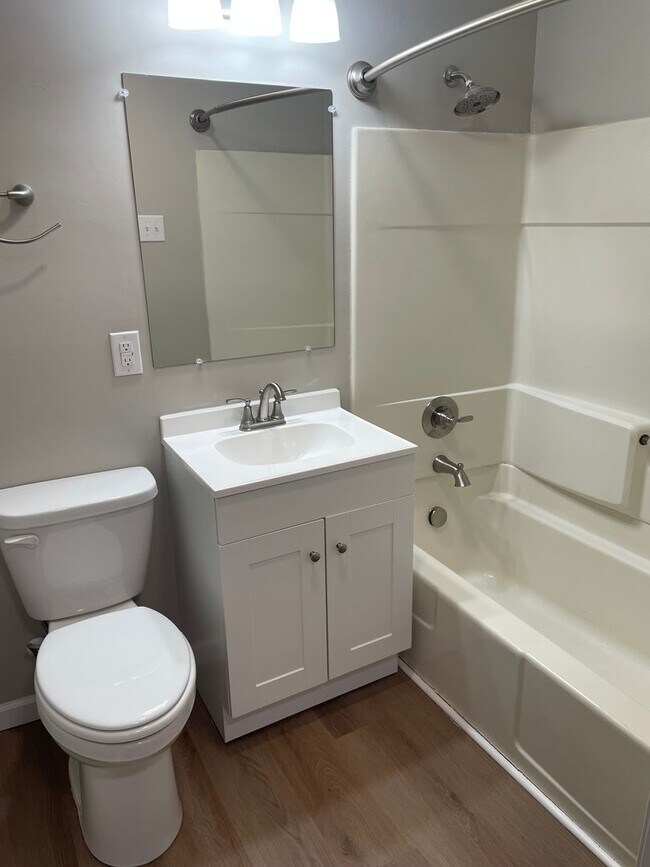 Building Photo - 10 W Twenty-Eighth St