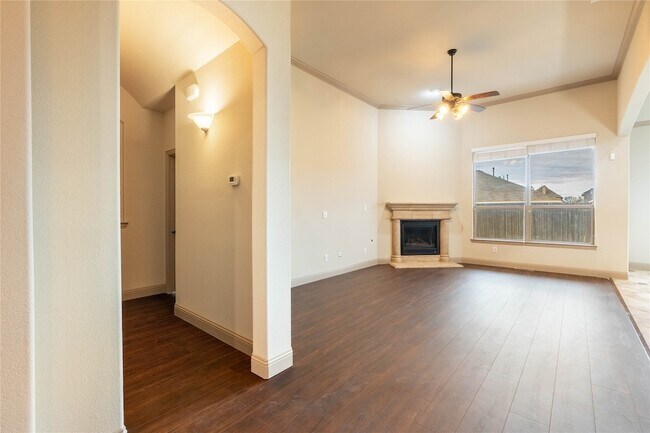 Building Photo - 917 Lake Meadow Ln