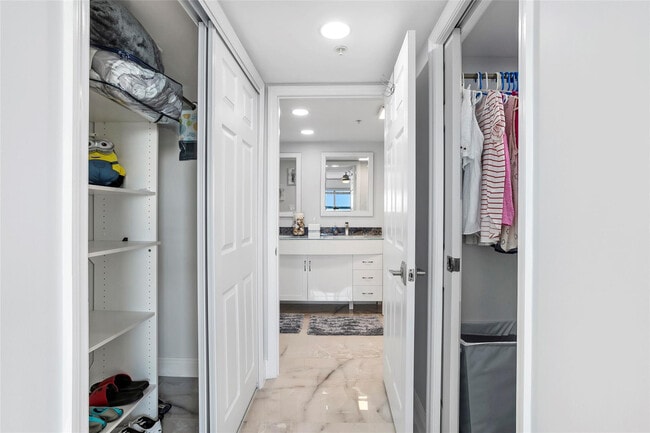 Building Photo - 5167 N Hwy A1A