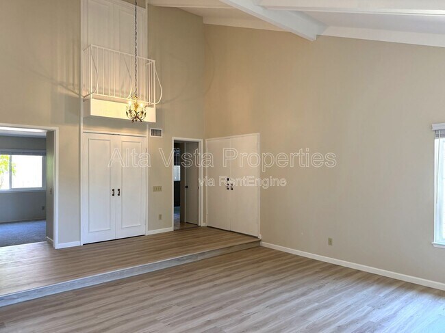 Building Photo - 12480 Escala Ln
