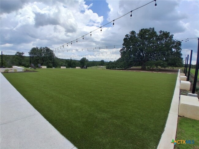 Building Photo - 253 Villars Dr