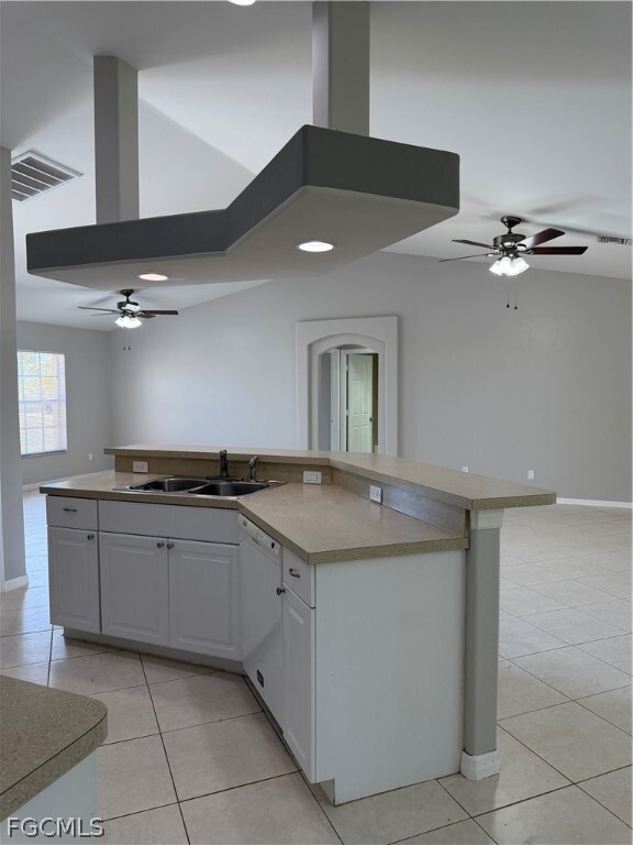 Building Photo - 3540 NE 20th Pl