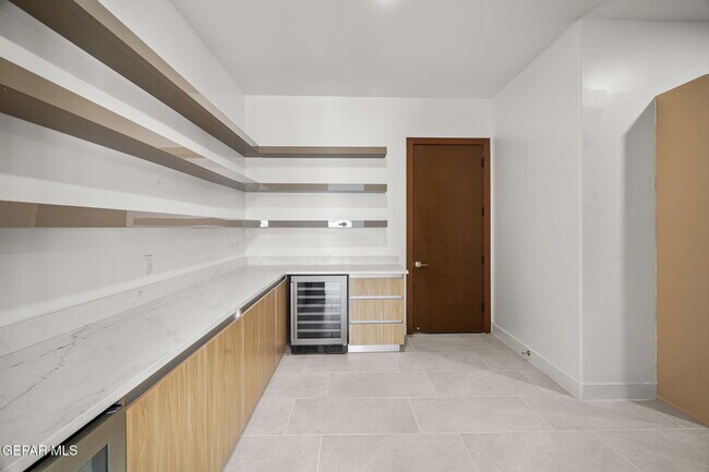 Building Photo - 11337 Ardelle Ave