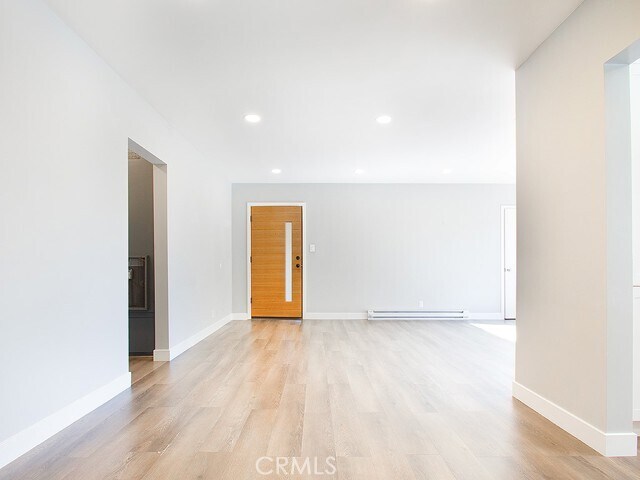 Building Photo - 2027 Vista Del Mar Ave