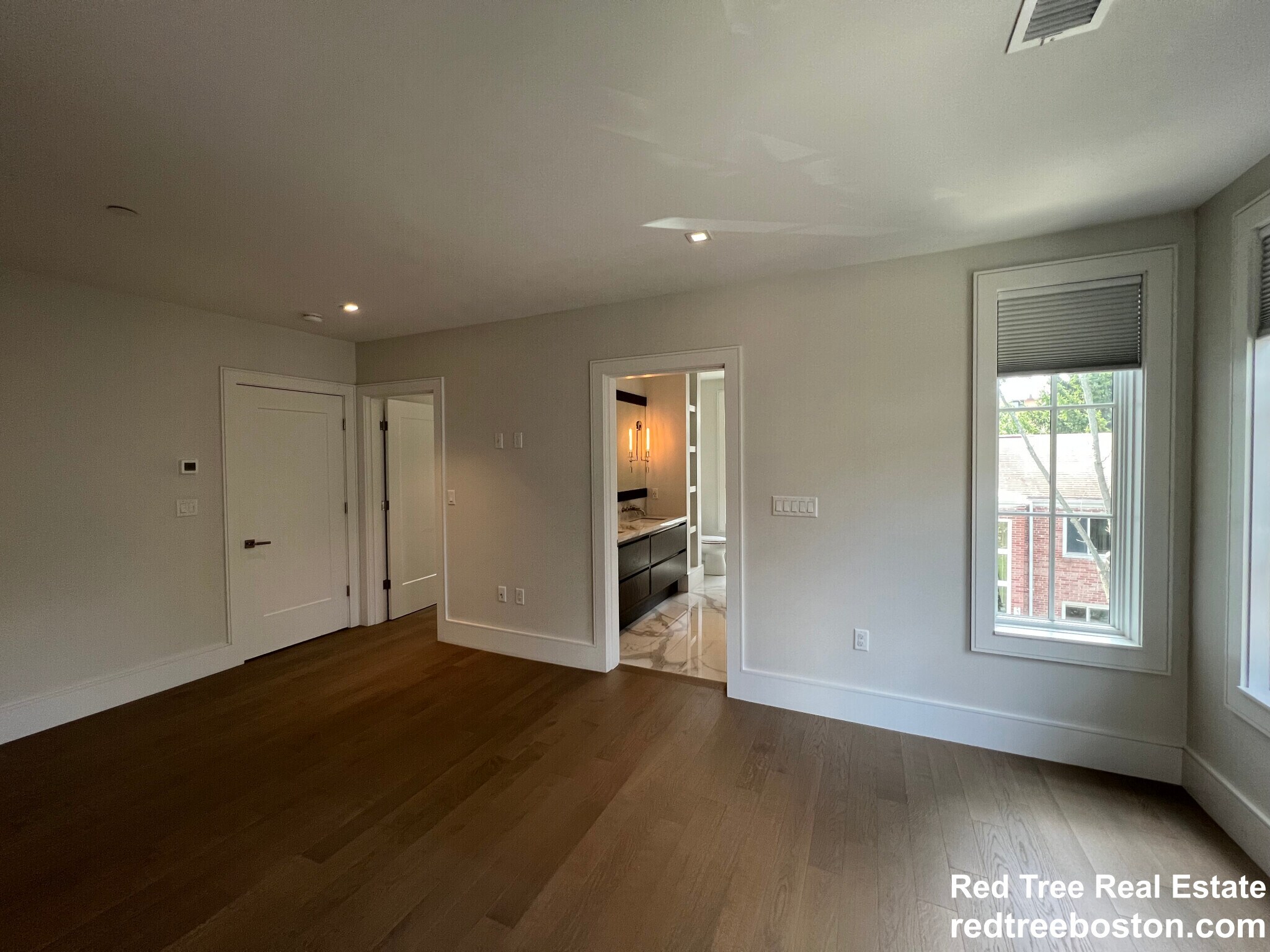 Building Photo - 20 Marion St