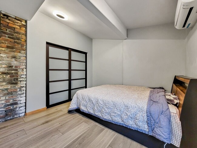 Building Photo - Remodeled Alki Beach Home with Puget Sound Views