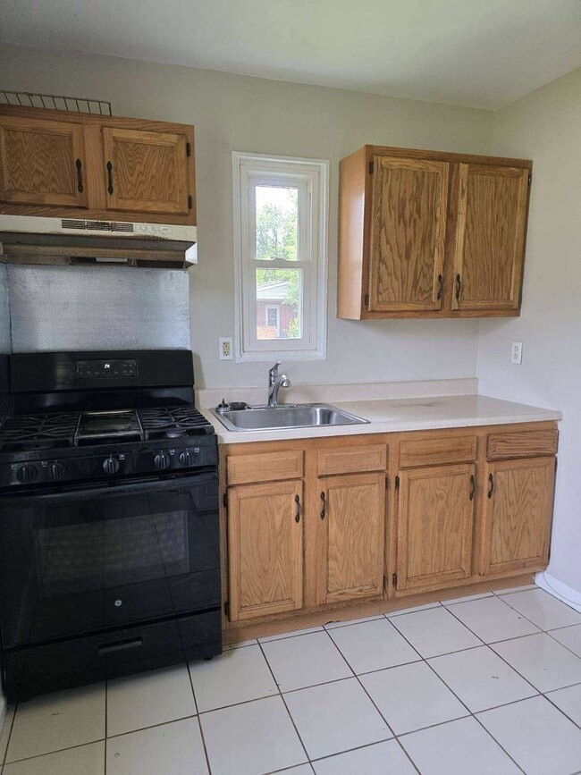 Building Photo - 464 Robinson Dr