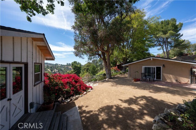 Building Photo - 12 Martingale Dr