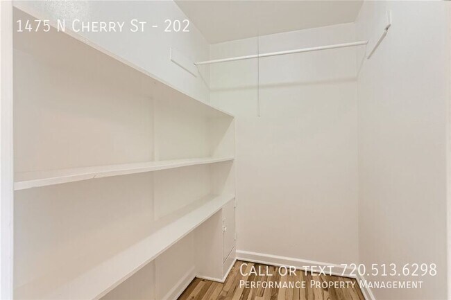 Building Photo - 1475 N Cherry St