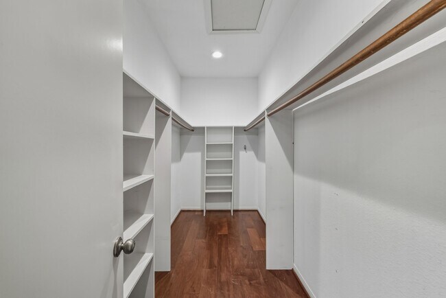 Building Photo - 11711 Memorial Dr