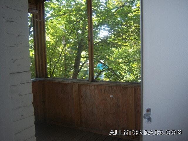 Building Photo - 33 Highgate St