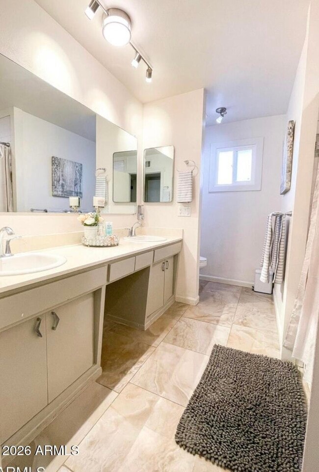 Building Photo - 1255 E Riviera Dr