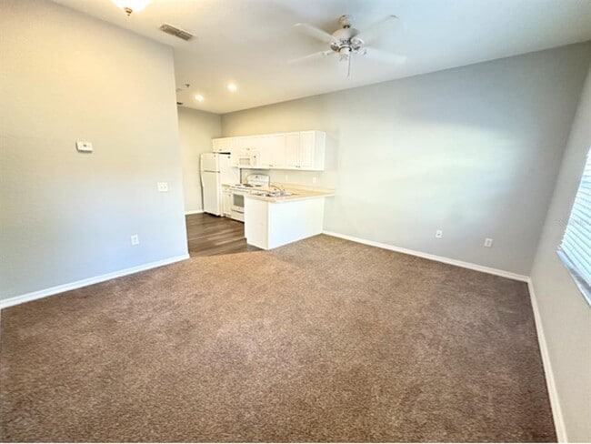 Building Photo - 3601 Cypress Gardens Rd