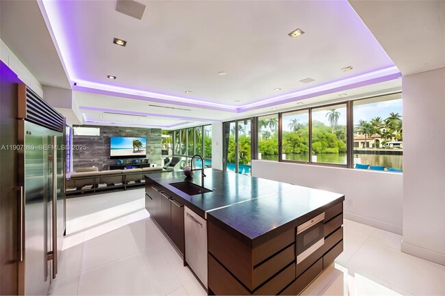 Building Photo - 300 Royal Plaza Dr