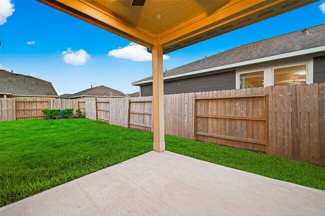 Building Photo - 7927 Tindarey Maple Trace