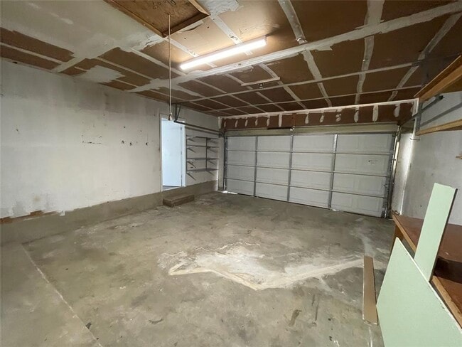 Building Photo - 412 Blue Valley Dr