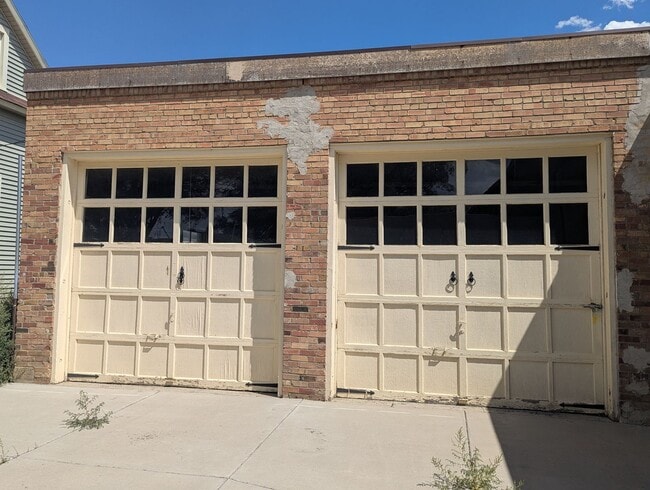 Building Photo - 109 Sherman St
