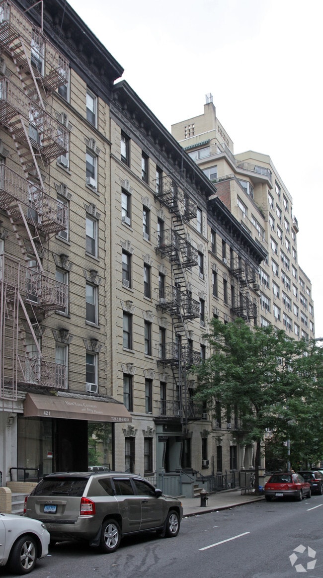 Primary Photo - 425 East 65th Street