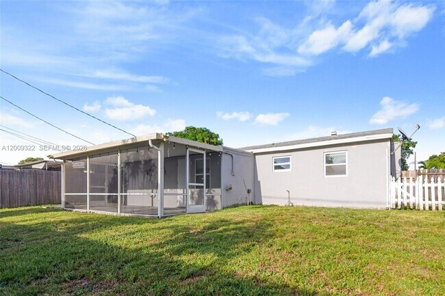 Building Photo - 1481 SW 49th Ave