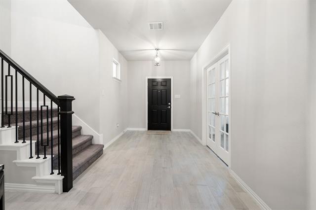 Building Photo - 2093 Almassera Dr