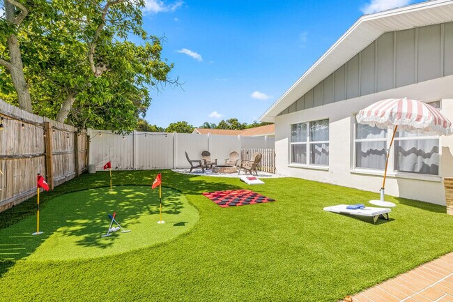 Building Photo - 10703 Del Prado Dr S