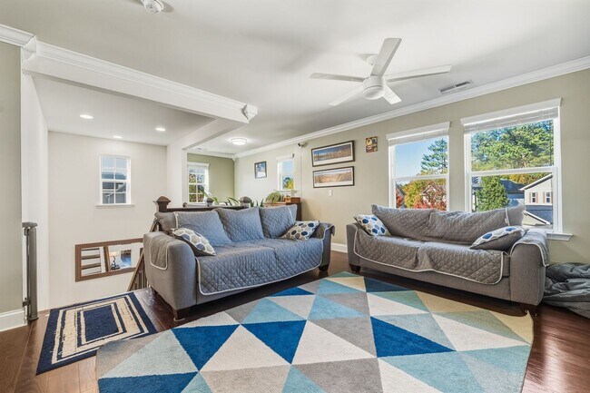 Building Photo - Stylish, Energy-Efficient 3 Bed/2.5 Bath Home in Prime Durham Location