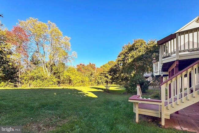 Building Photo - 47497 Saulty Dr