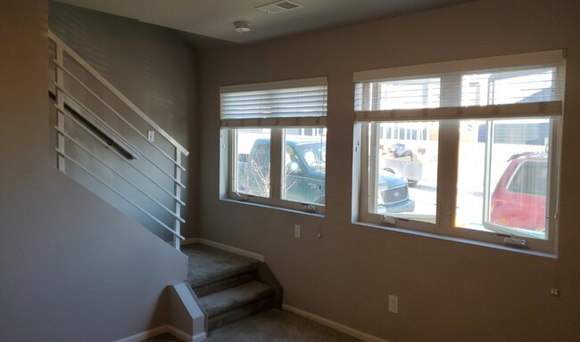 Building Photo - Newer 2BR/2.5BA in Englewood Townhouse with Garage. MOVE IN SPECIAL - $500 off first months rent