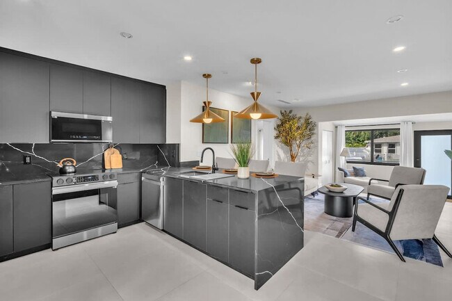 Building Photo - 400 NW 45th St