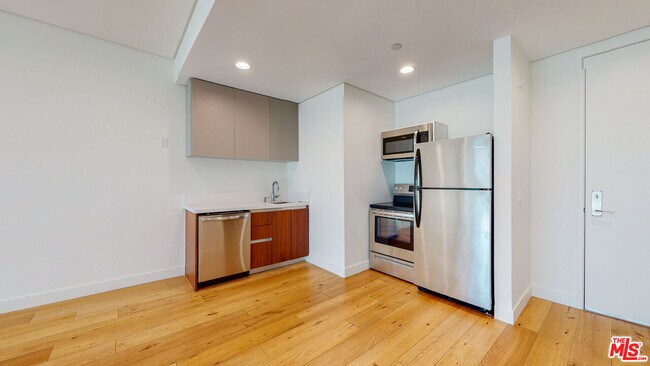 Building Photo - 938 Orange Grove Ave