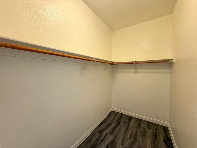 Building Photo - SPACIOUS HOME IN GATED COMMUNITY WITH POOL, RV PARKING & 4-CAR GARAGE!