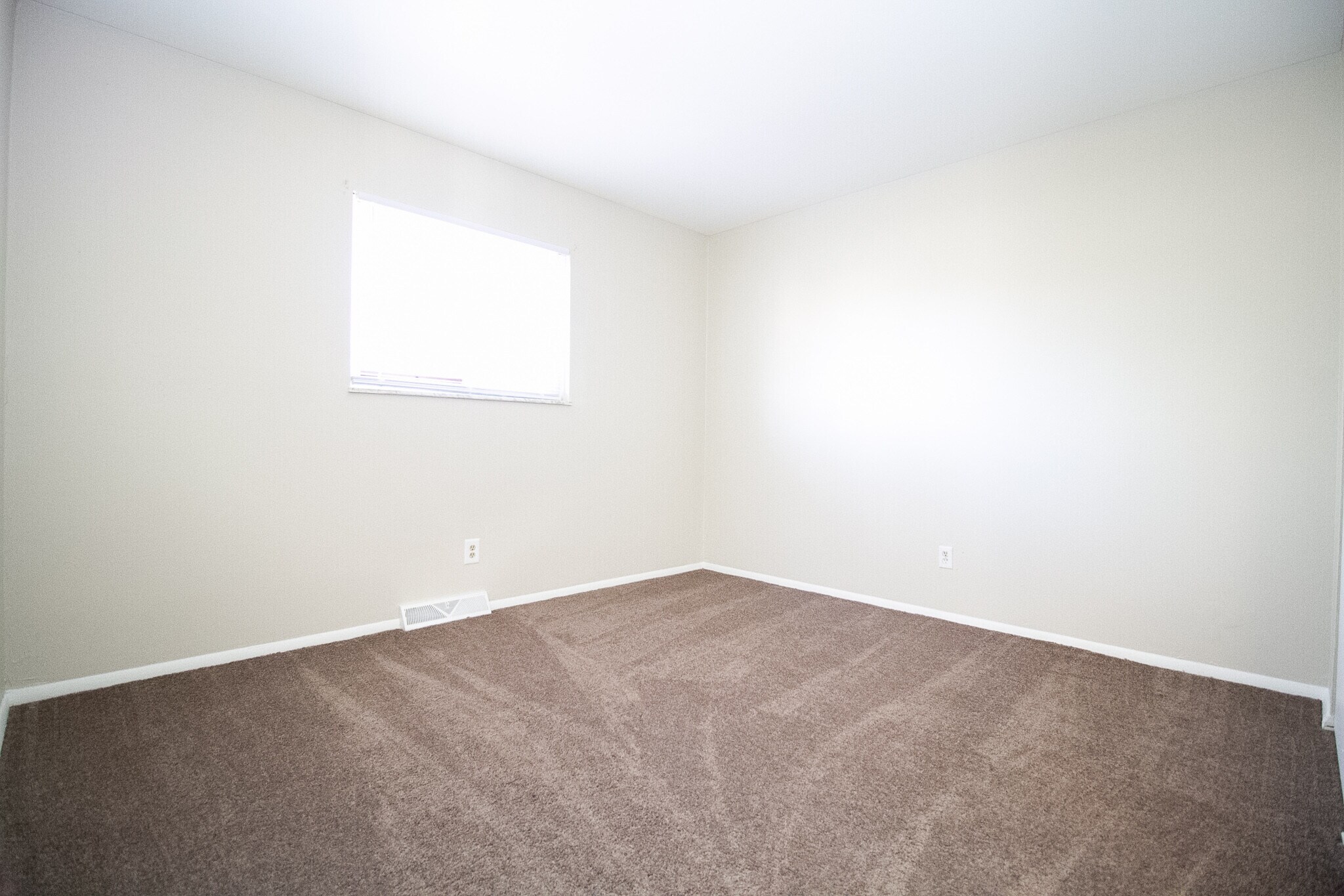 Building Photo - 1597 Walbridge Ave