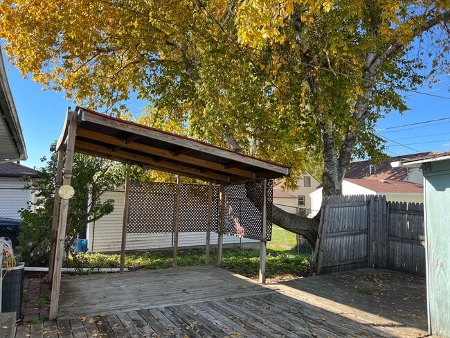 Building Photo - Single Family Home!