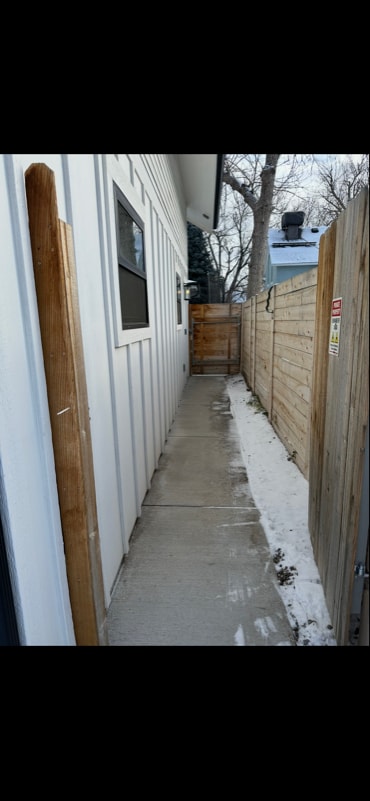 Building Photo - 4327 1/2 Wolff St