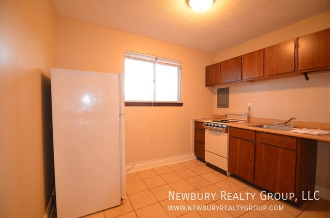 Building Photo - 4 Clearview Meadows