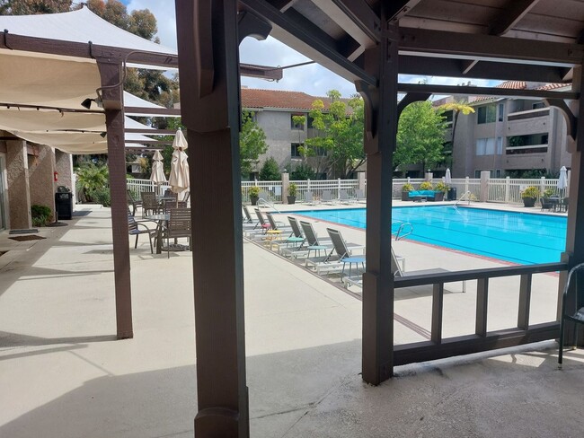 Building Photo - Mission Ridge 2 Bedroom 2 Bath Condo for Rent